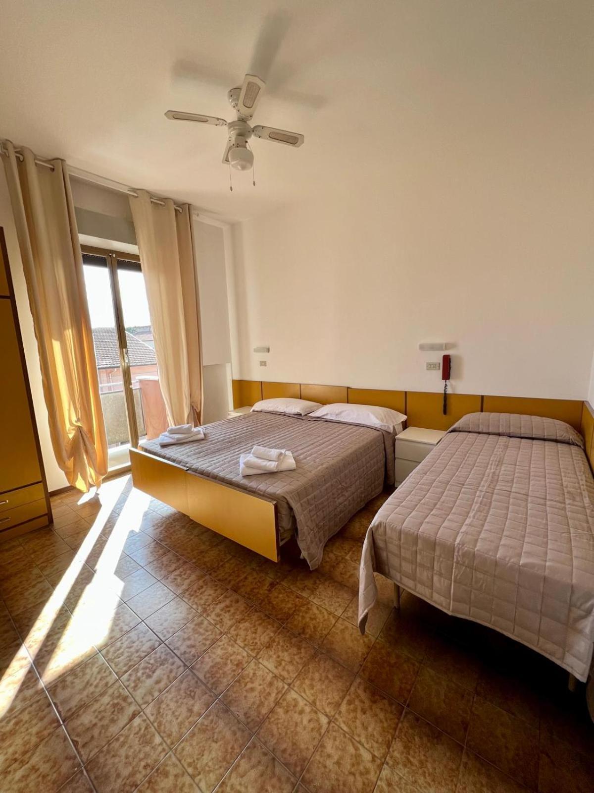 Hotel Villa Dei Fiori Bellaria – Igea Marina Kültér fotó